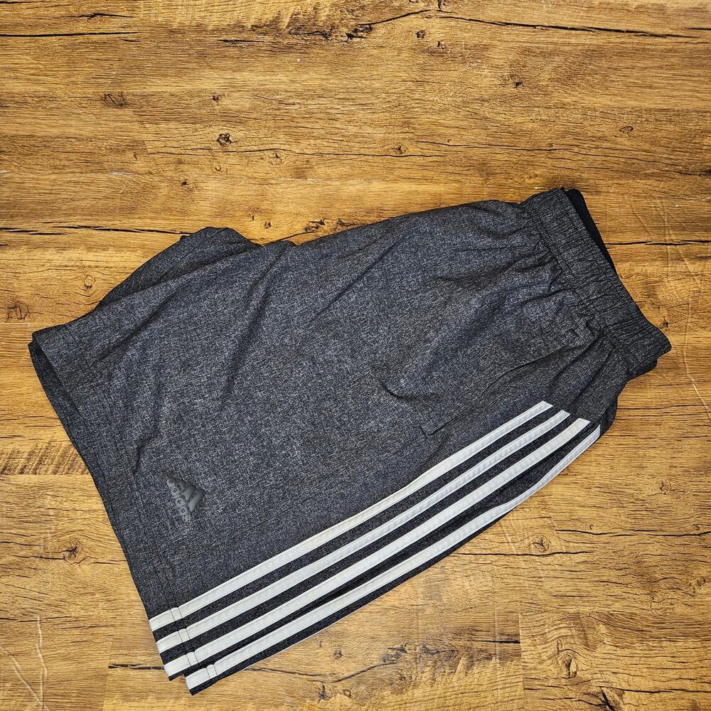 adidas Men Grey Clima Tech Stripe with pocket shorts size XL